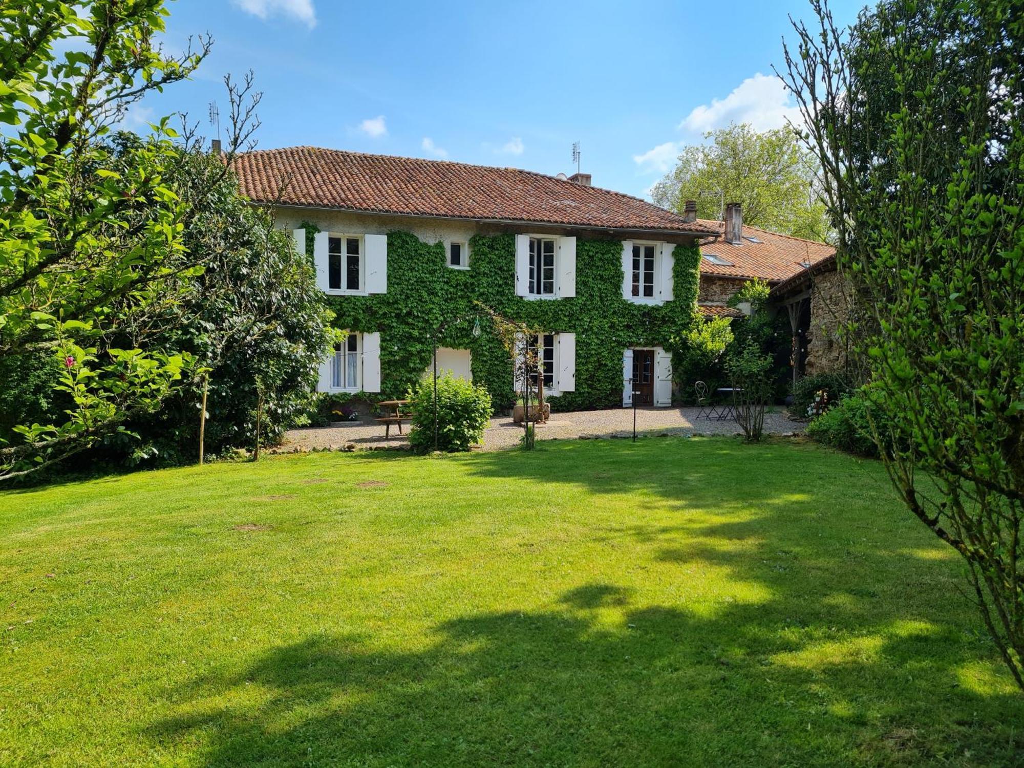 Fleur De Lys Bed & Breakfast Ansac-sur-Vienne ภายนอก รูปภาพ